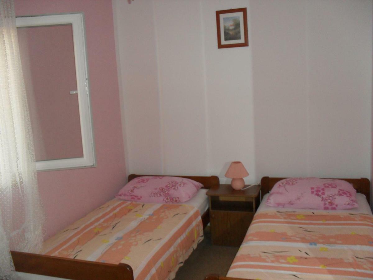 Apartment Zdenka Povljana Bagian luar foto