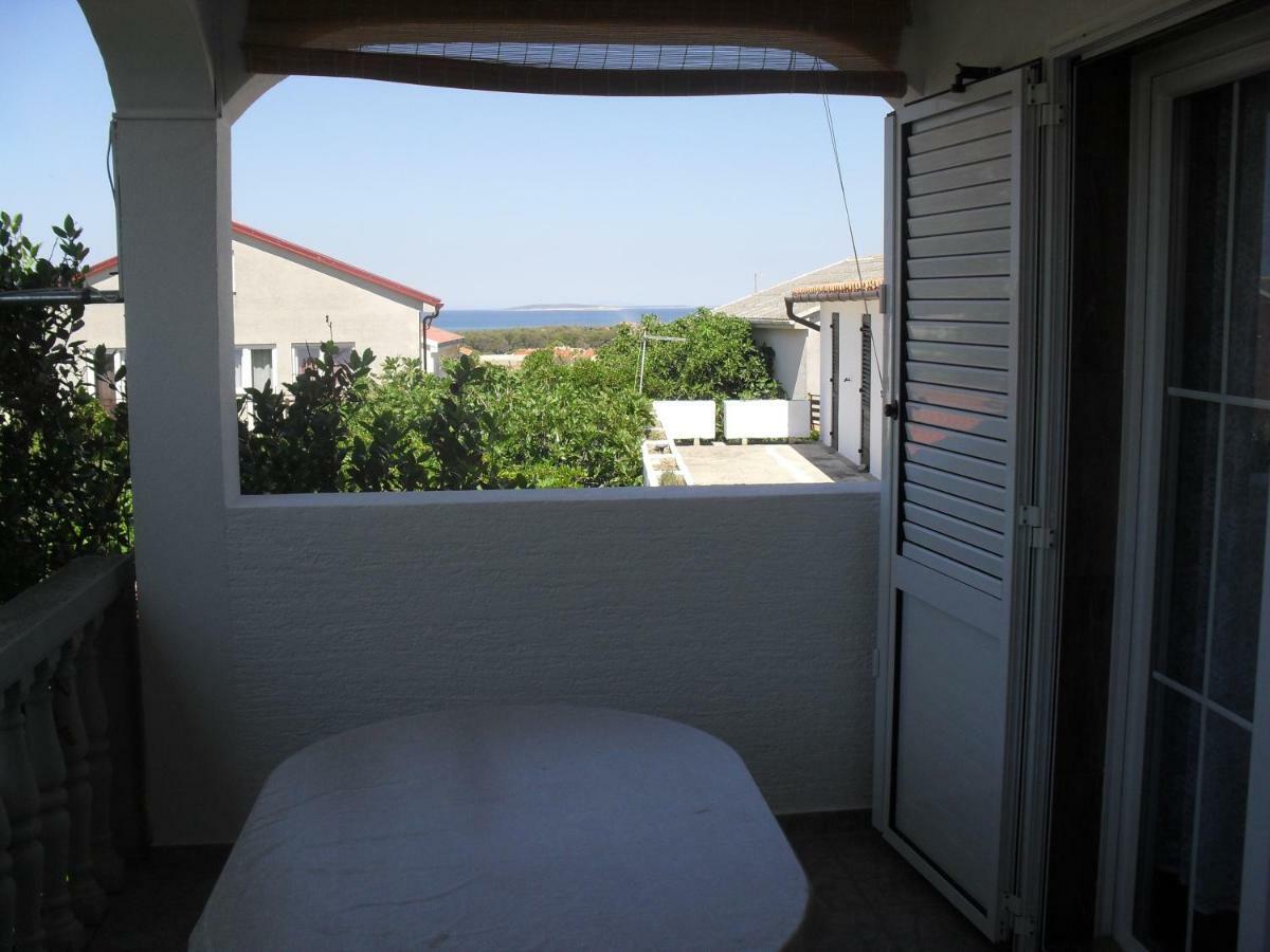 Apartment Zdenka Povljana Bagian luar foto