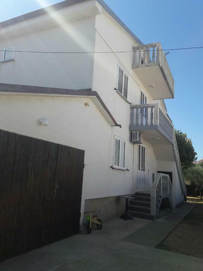 Apartment Zdenka Povljana Bagian luar foto