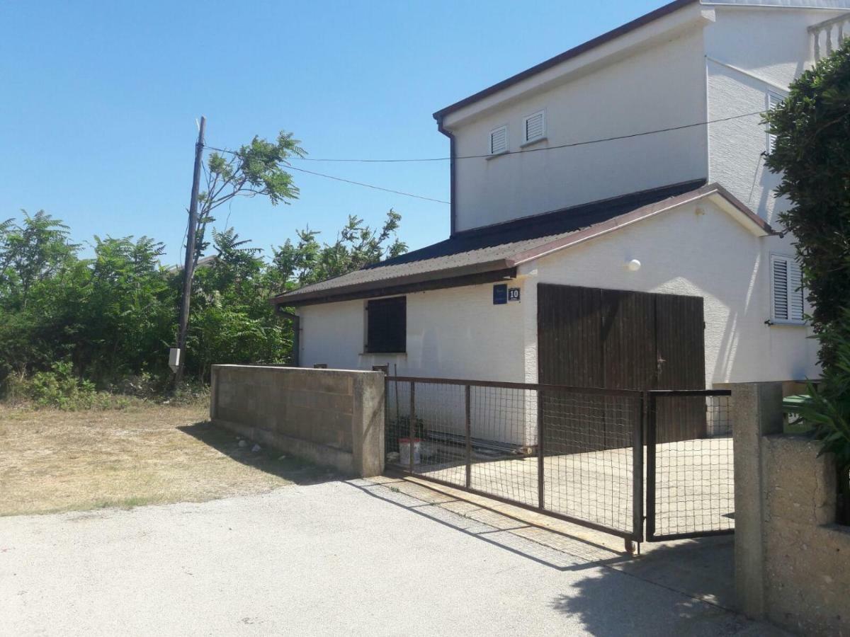 Apartment Zdenka Povljana Bagian luar foto